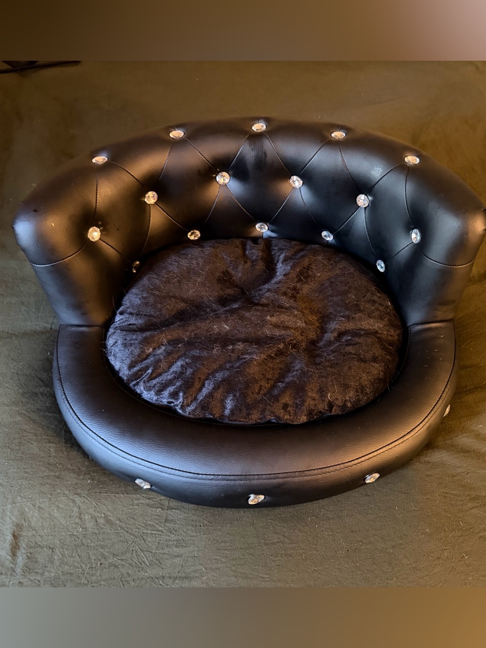 GUC quilted black pleather and gem royal cat bed with crushed velvet pad :)